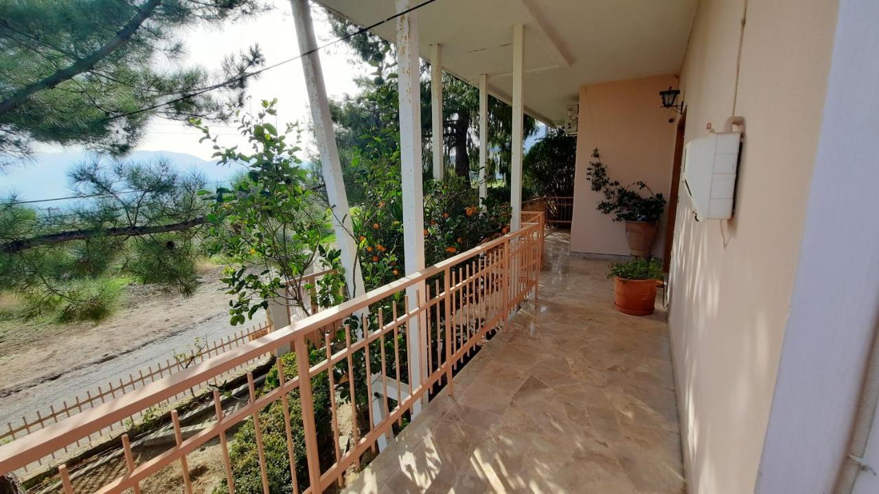 Georgia'S Village House Kondostavlos Exterior foto