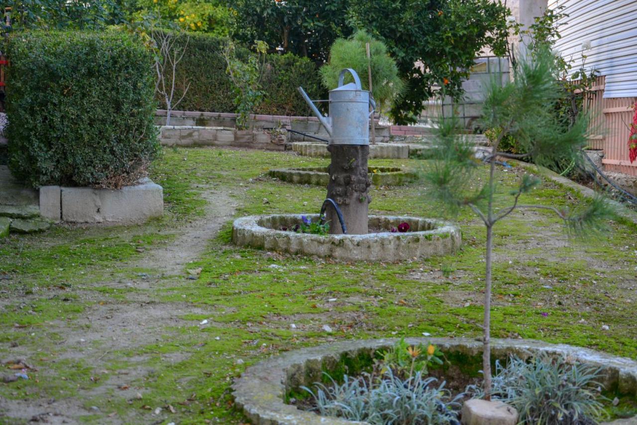 Georgia'S Village House Kondostavlos Exterior foto